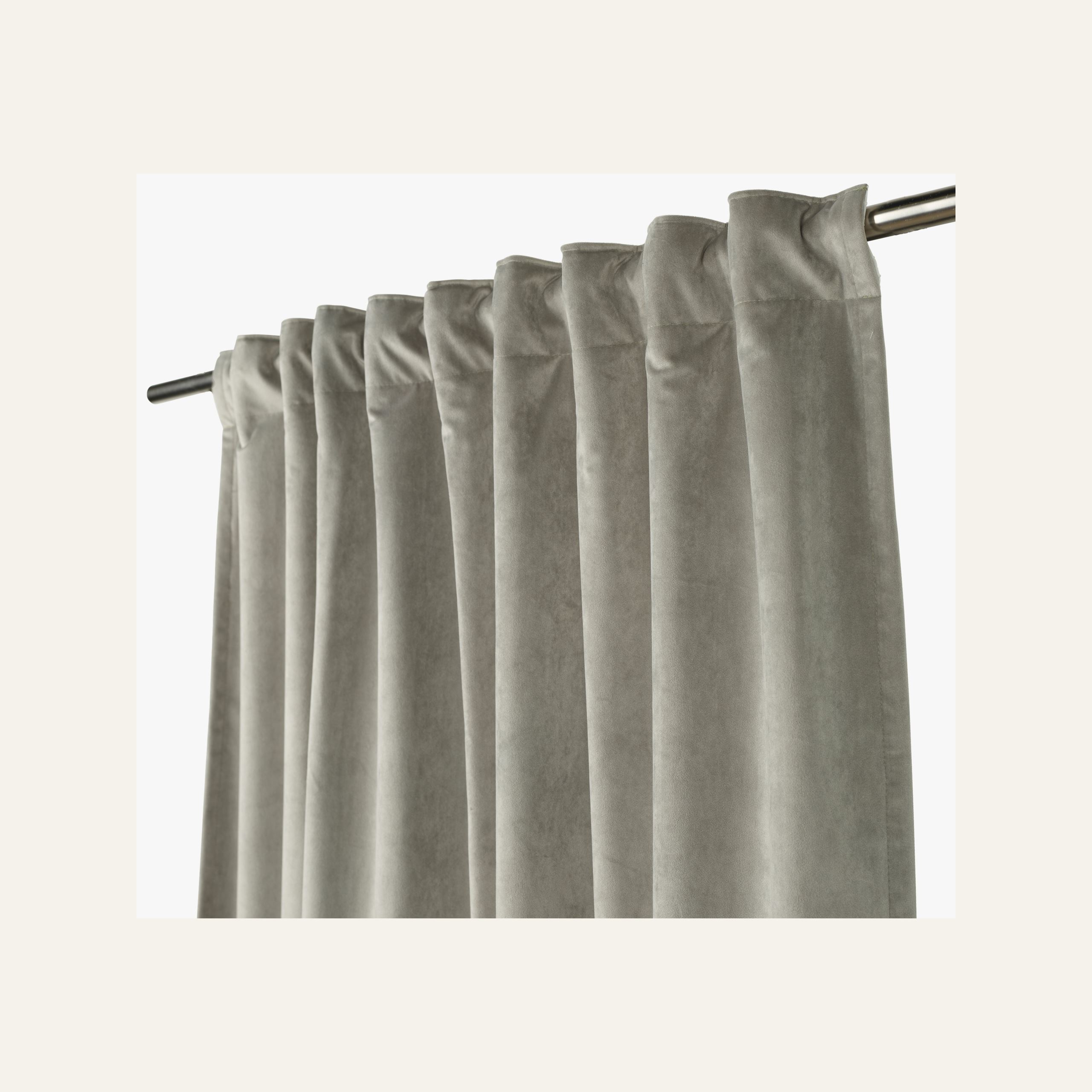 Lysdempende gardin grønn - 2