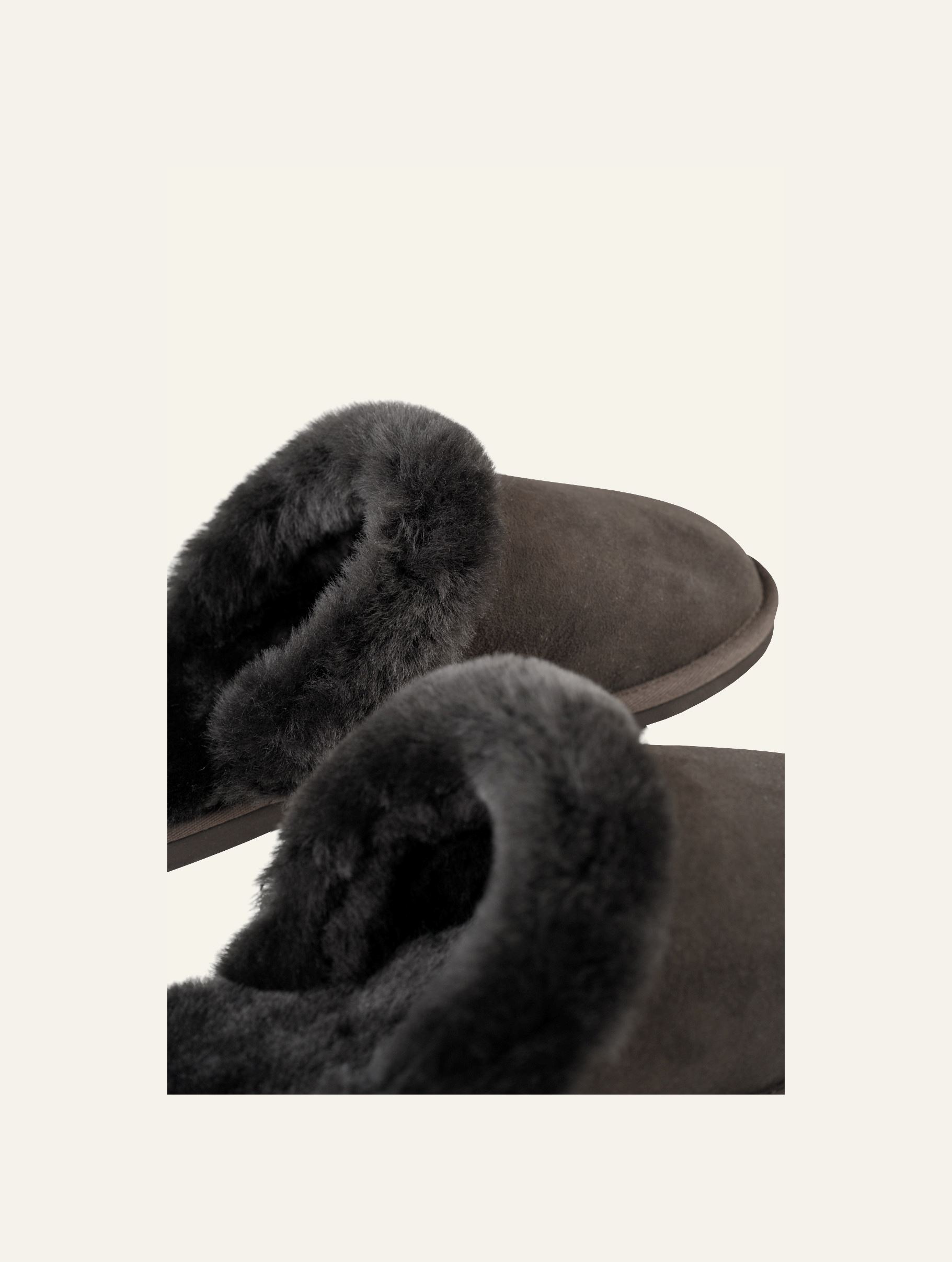 Skinntøfler mørk brun - 2