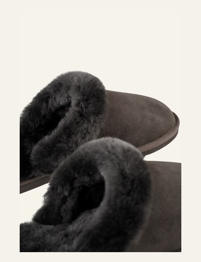 Skinntøfler mørk brun - 2