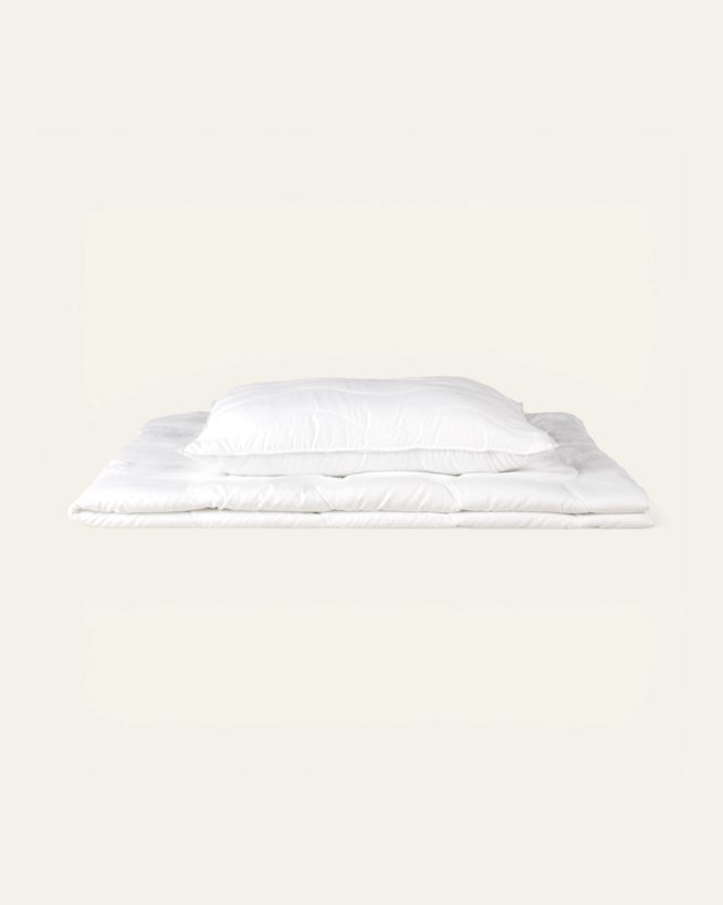 Helårs fiberdyne-/putesett hvit - 140x200 cm hvit - 1