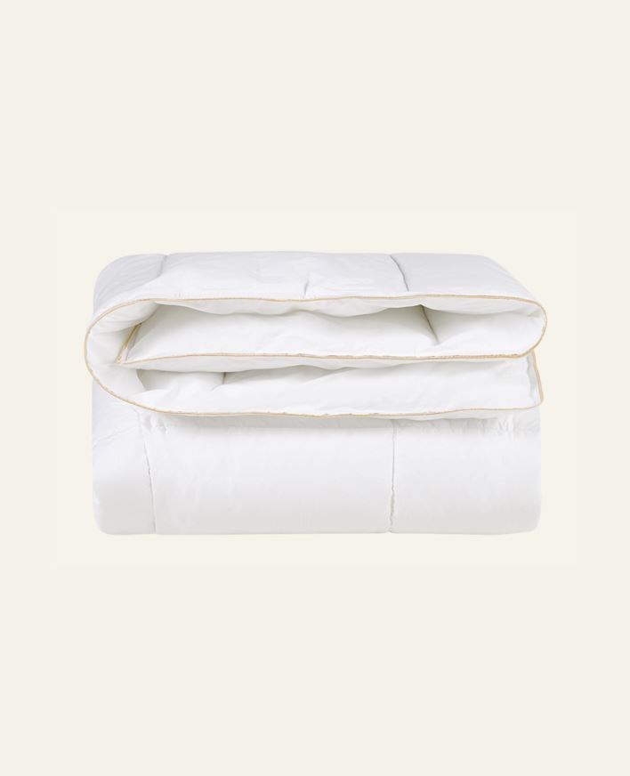 Helårs fiberdyne hvit - 140x200 cm hvit - 1