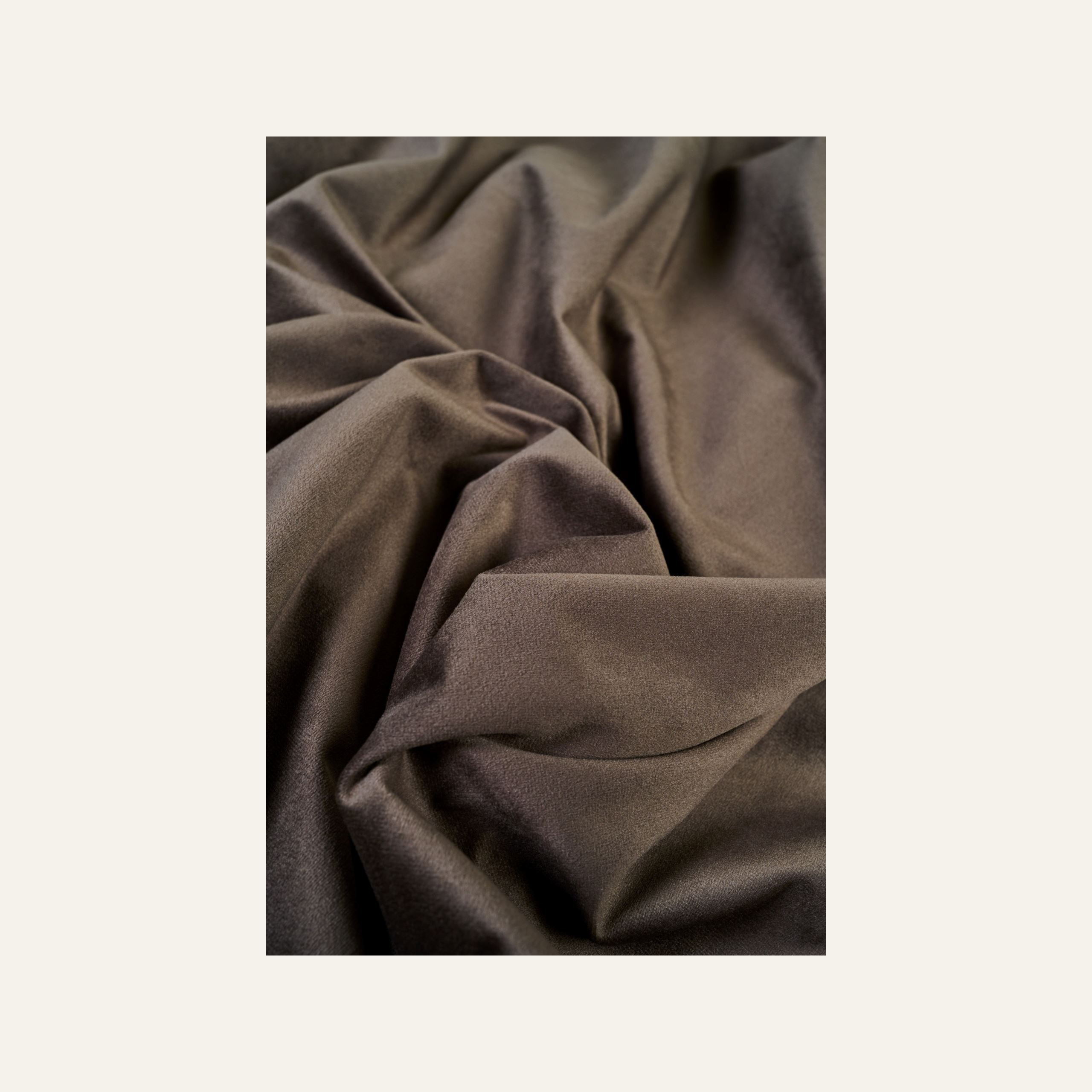 Lysdempende gardin mørk brun - 2