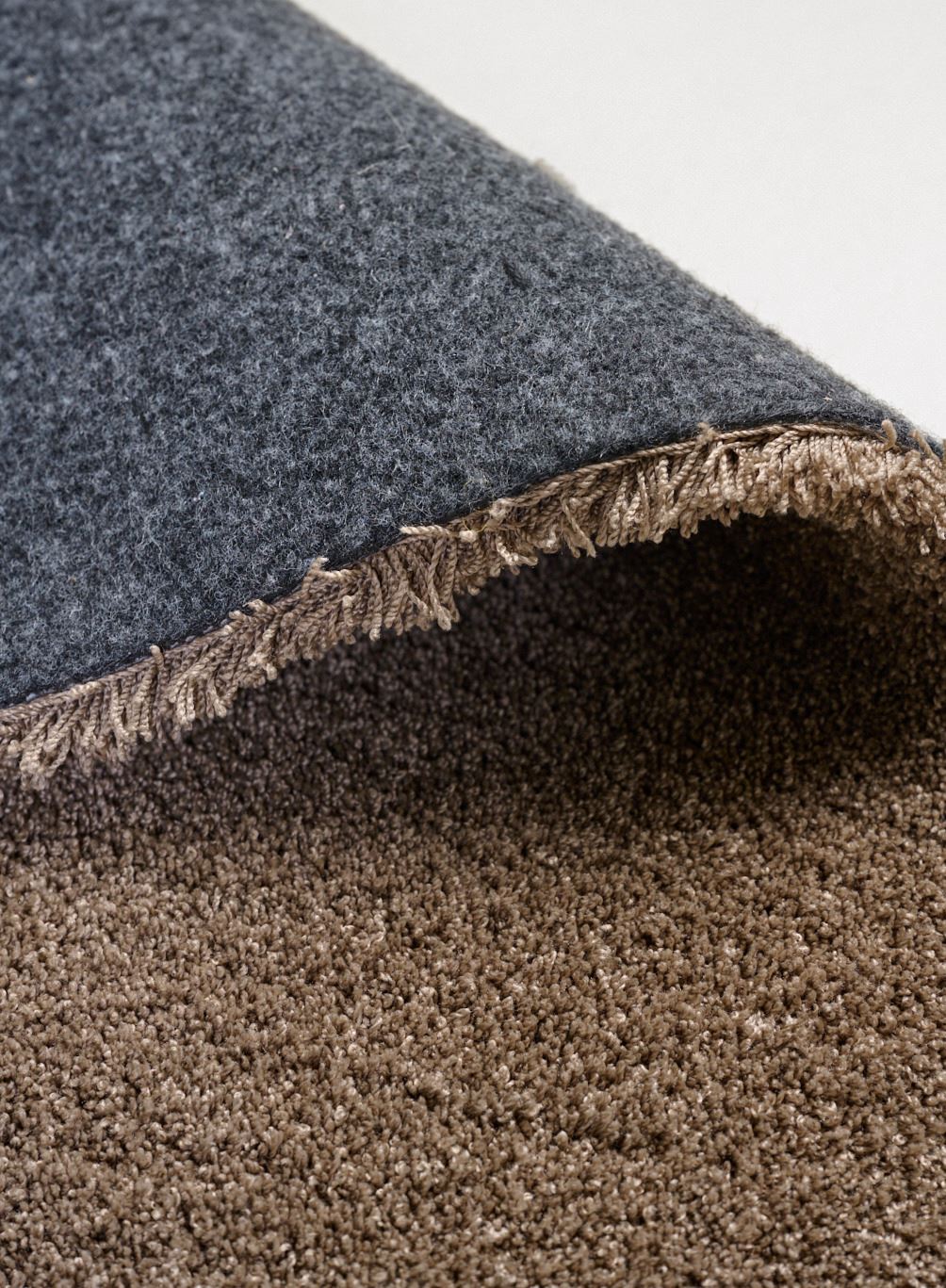 Teppe brun - 3