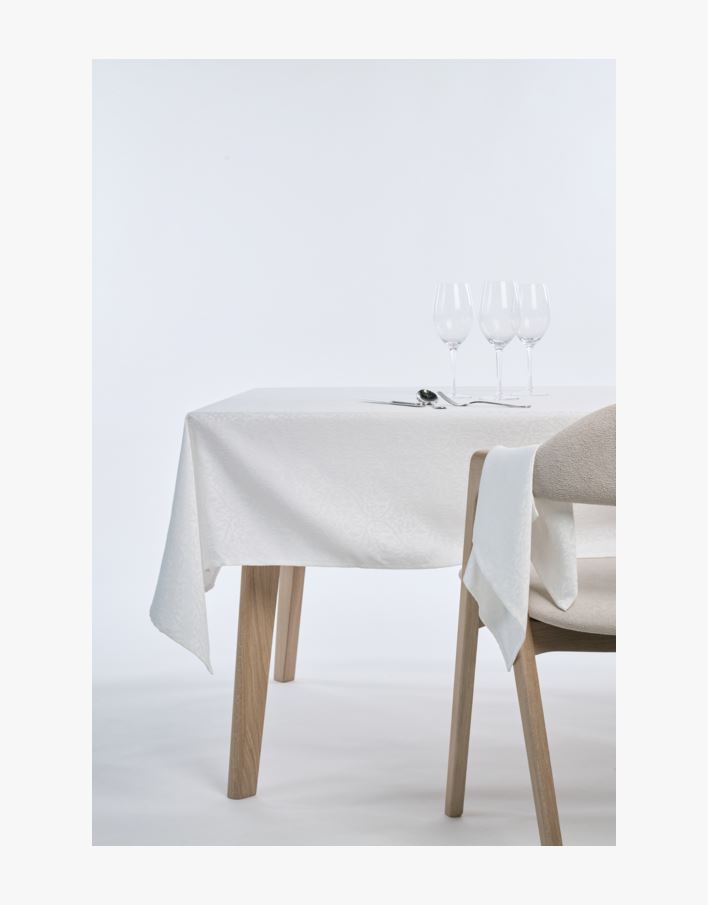 Jaquard duk hvit - 140x250 cm hvit - 1