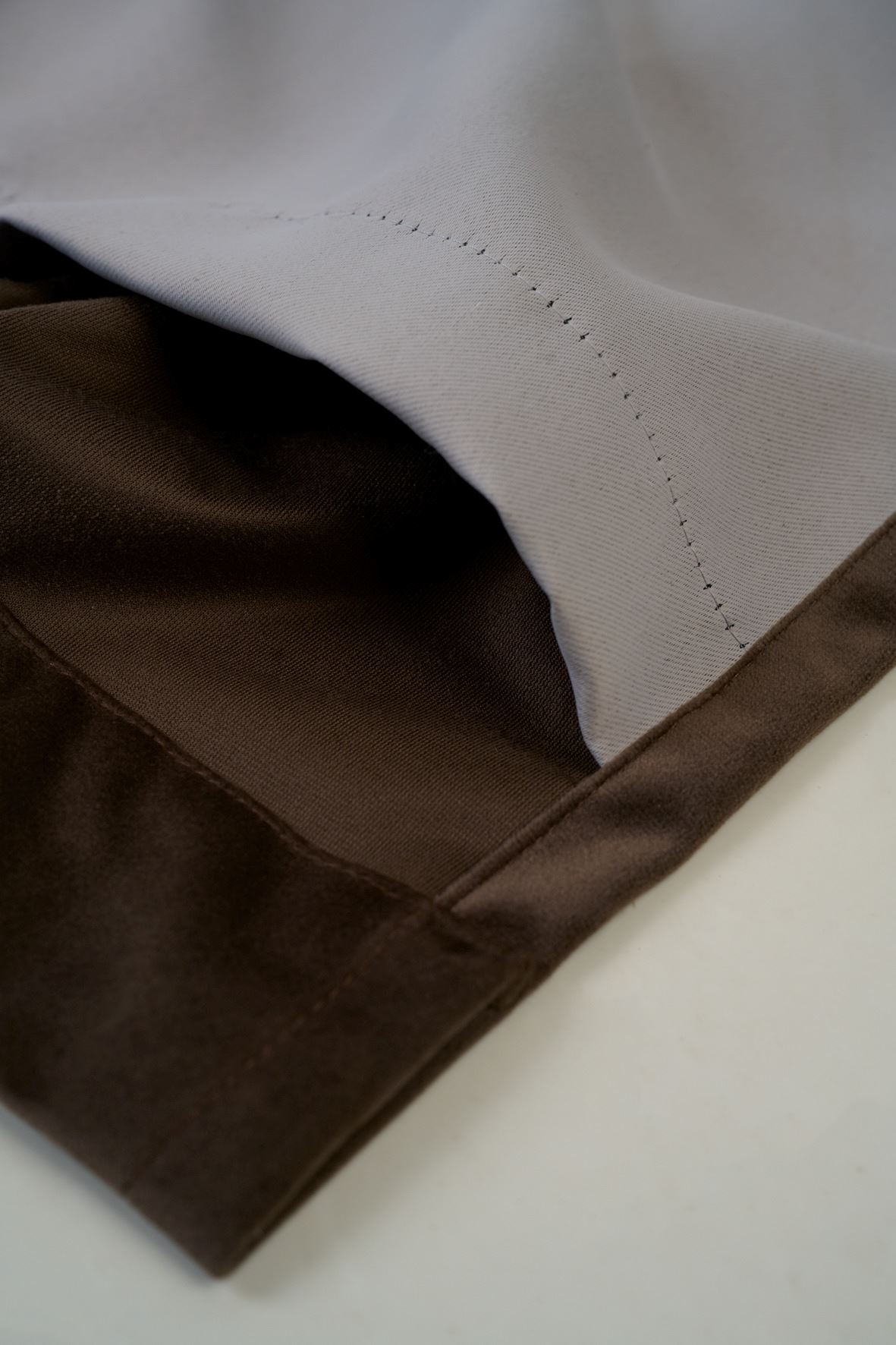 Lysdempende gardin mørk brun - 4